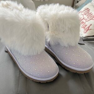 Harper Canyon Sparkle Faux Fur Boots NWOT